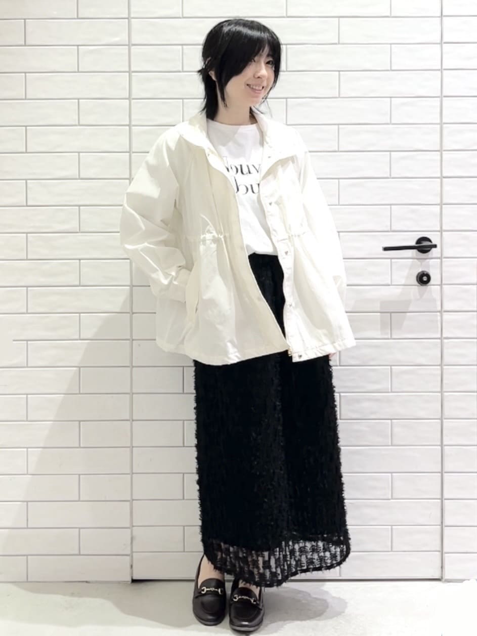 しおりさんの「OPAQUE.CLIP｜撥水スタンドZIPブルゾン【洗濯機OK／UVケア／花粉対応】」を使ったコーディネート