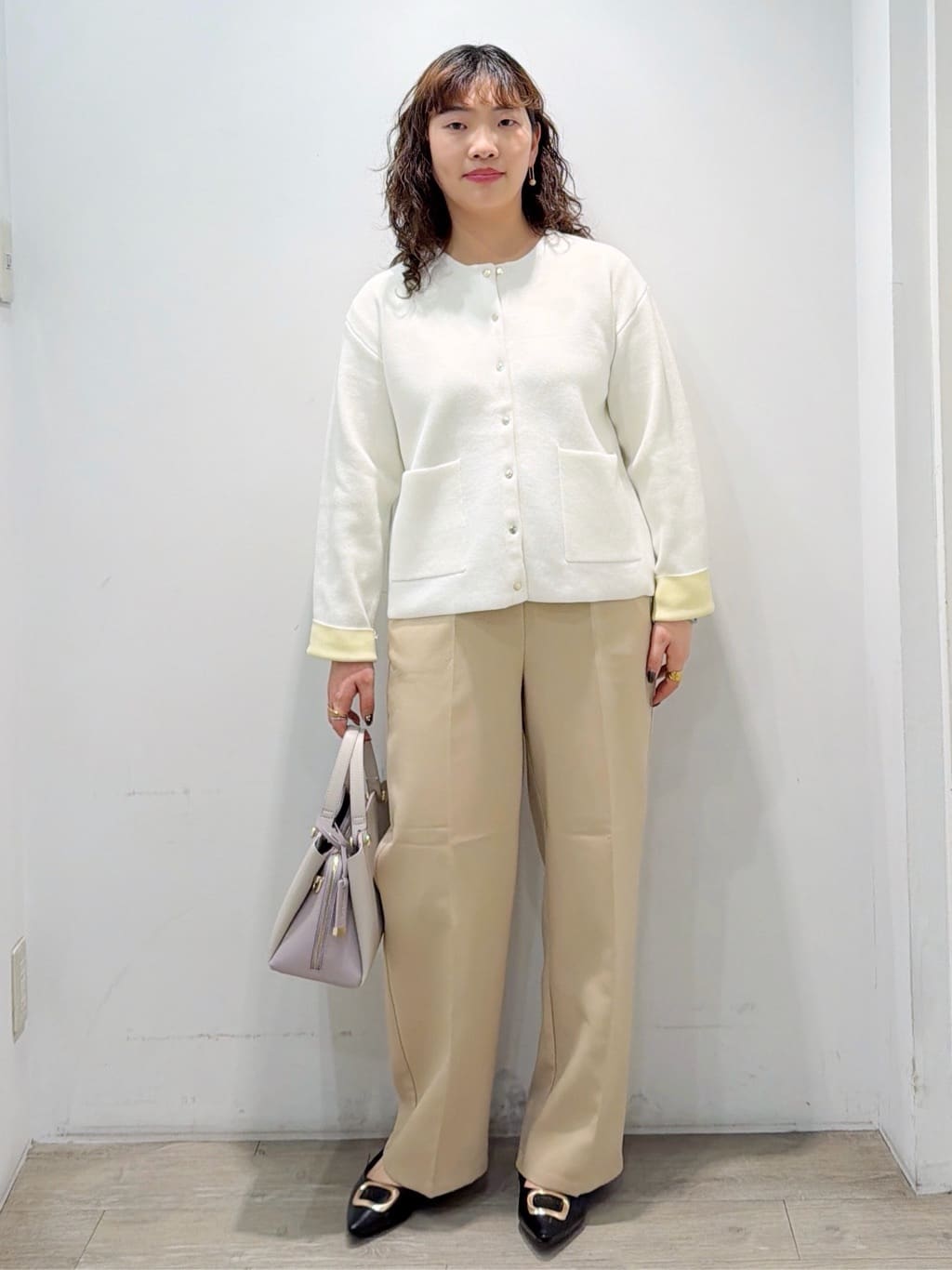 sumicaさんの「OPAQUE.CLIP｜イージーワイドパンツ【洗濯機OK】」を使ったコーディネート