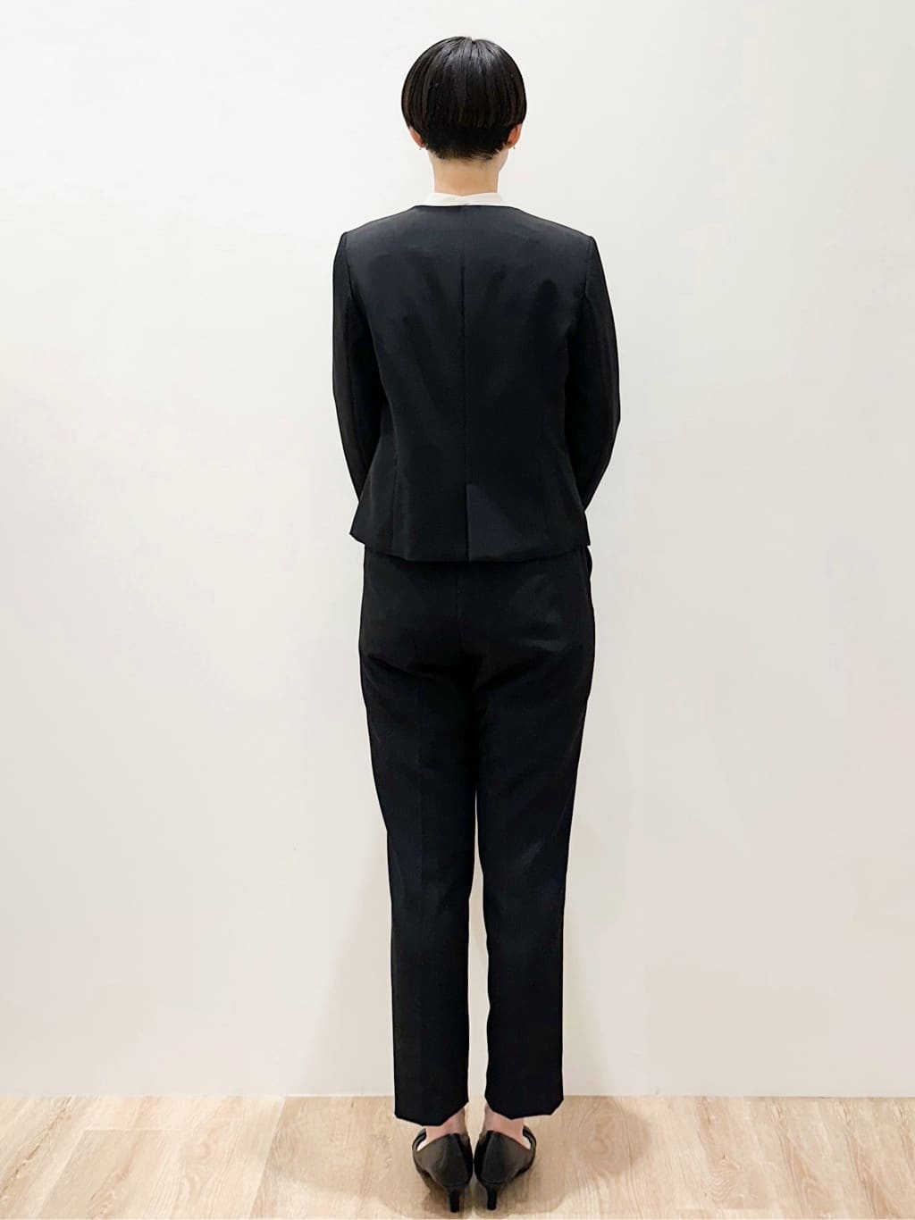 yurieさんの「OPAQUE.CLIP｜《通勤／セットアップ対応》 パイピングVネックジャケット【洗濯機OK】」を使ったコーディネート