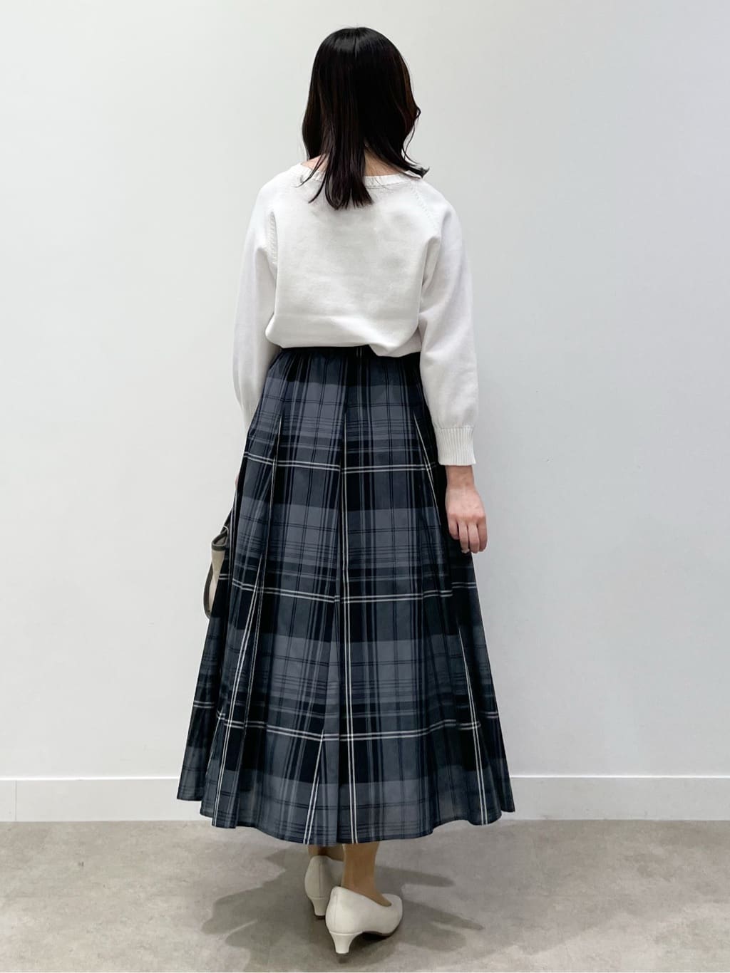 yukariさんの「Dessin｜【洗える】コットンVネックニット」を使ったコーディネート