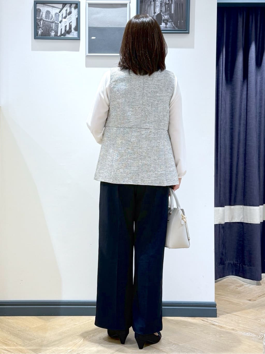 Lilyさんの「grove｜【手洗いOK】フロントラッフルフリルブラウス」を使ったコーディネート
