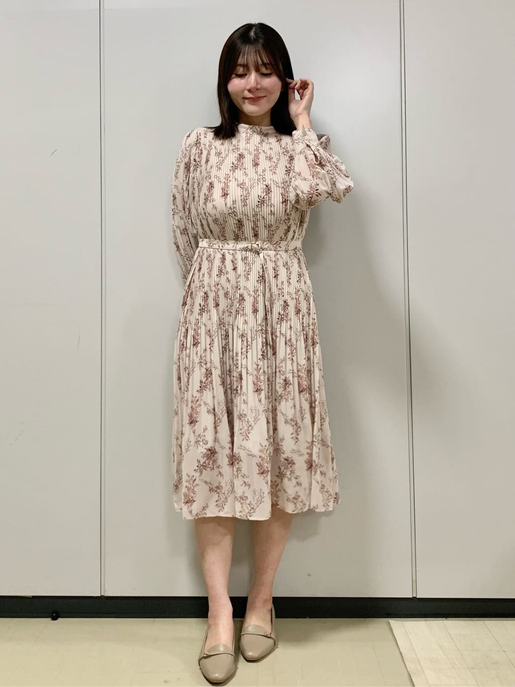kasumiさんの「index｜ベルト付きプリーツフレアワンピース【洗濯機OK／イージーアイロン／防シワ】《5col》」を使ったコーディネート