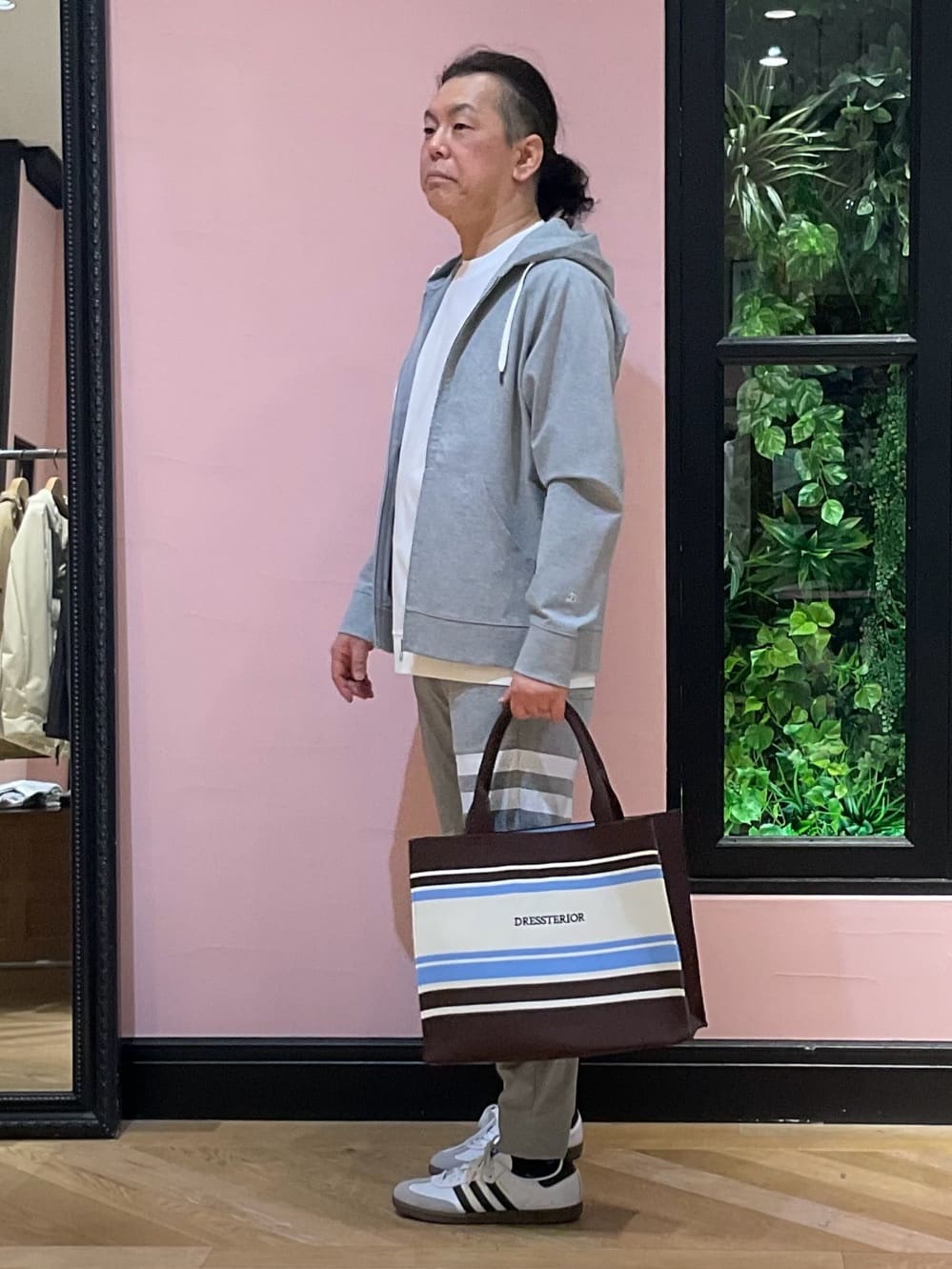 Nagaseさんの「DRESSTERIOR｜【接触冷感／セットアップ可】ドライタッチ ハイカウントジップアップパーカ」を使ったコーディネート