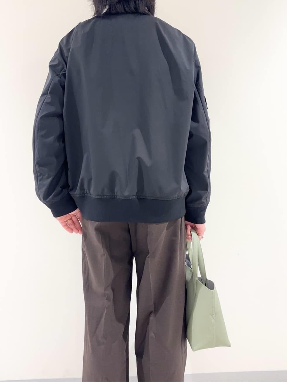 及川さんの「TAKEO KIKUCHI｜【BOWLER HAT LABEL】撥水 MA－1ブルゾン」を使ったコーディネート