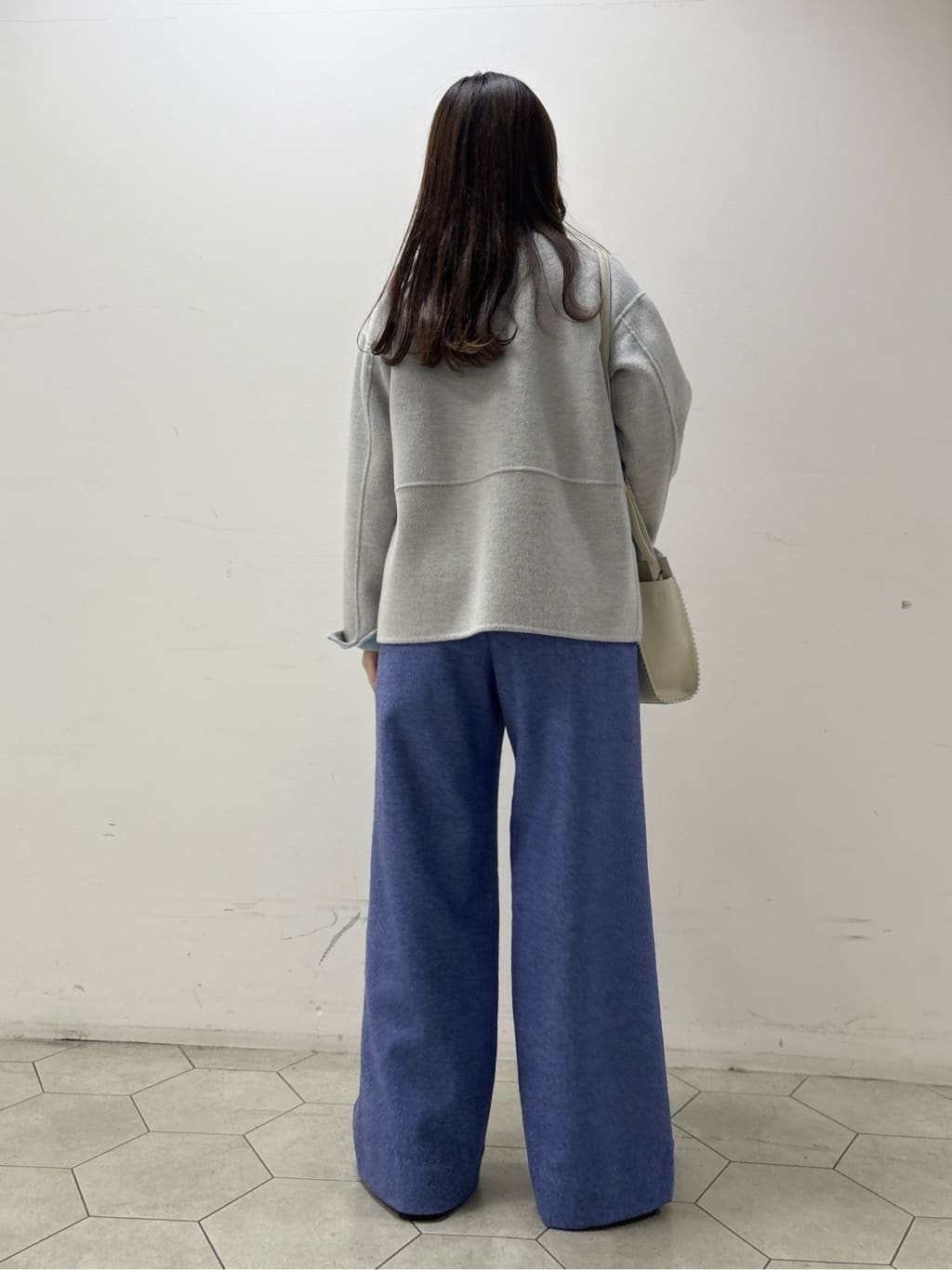kahoさんの「INDIVI｜【配色デザイン／ショート丈】ウールリバー ノーカラーコート」を使ったコーディネート
