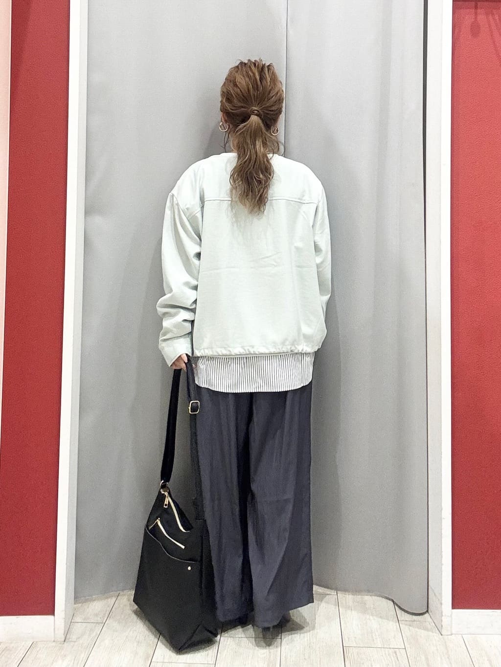 shioさんの「SHOO･LA･RUE｜【S-LL】サッと羽織れてきれい見え　フラップポケット ノーカラーブルゾン」を使ったコーディネート