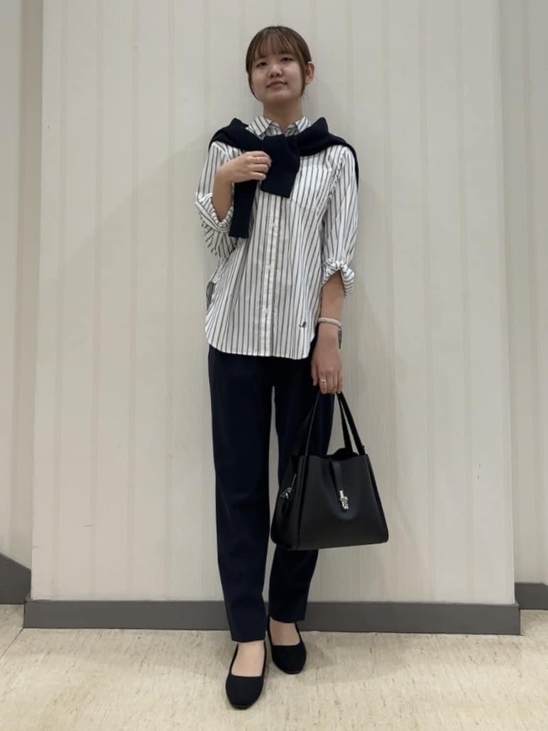 ちひさんの「INDIVI｜【褒められパンツ／高ストレッチ】タックテーパードパンツ」を使ったコーディネート
