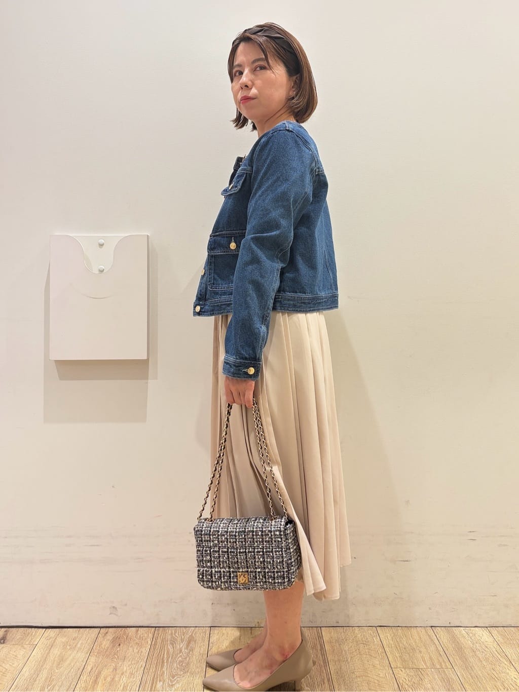 YUKOさんの「index｜ミニマルノーカラーデニムジャケット【洗濯機OK】」を使ったコーディネート