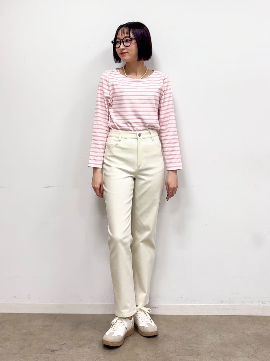 𝐜𝐡𝐢𝐤𝐚さんの「SHOO･LA･RUE｜【S-LL/洗濯機可】着こなしいろいろ 首元すっきりボートネック ボーダーロンT」を使ったコーディネート