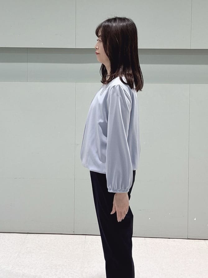makiさんの「UNTITLED｜【透けにくい/ウエストイン見え】タックブラウス」を使ったコーディネート