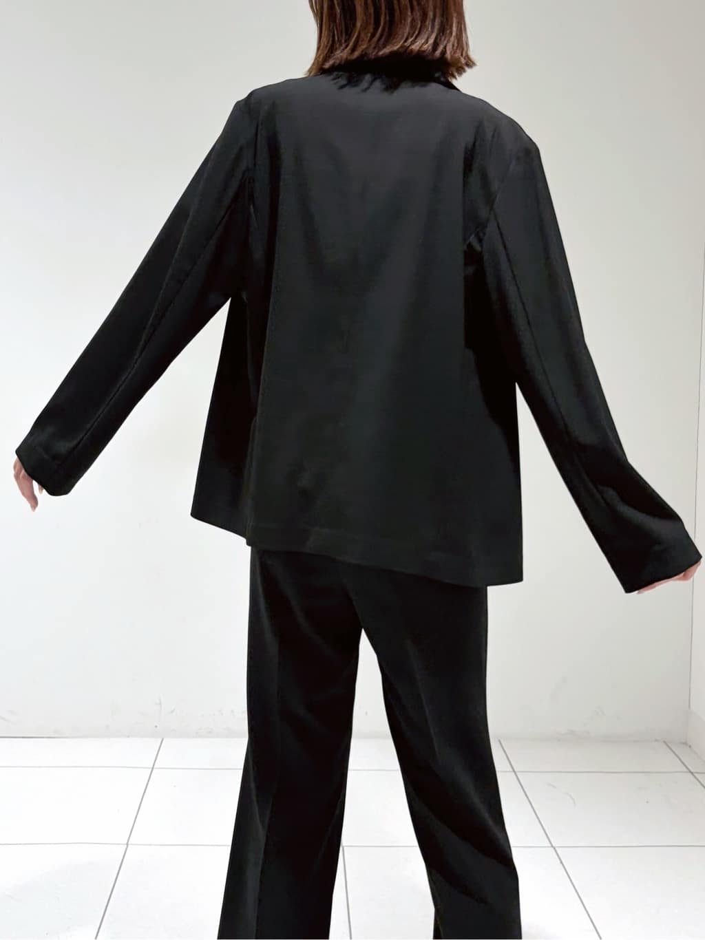 shioriさんの「INDIVI｜Comfy SET UP｜ダブルブレストイージージャケット【セットアップ対応／通勤／カセット服／接触」を使ったコーディネート