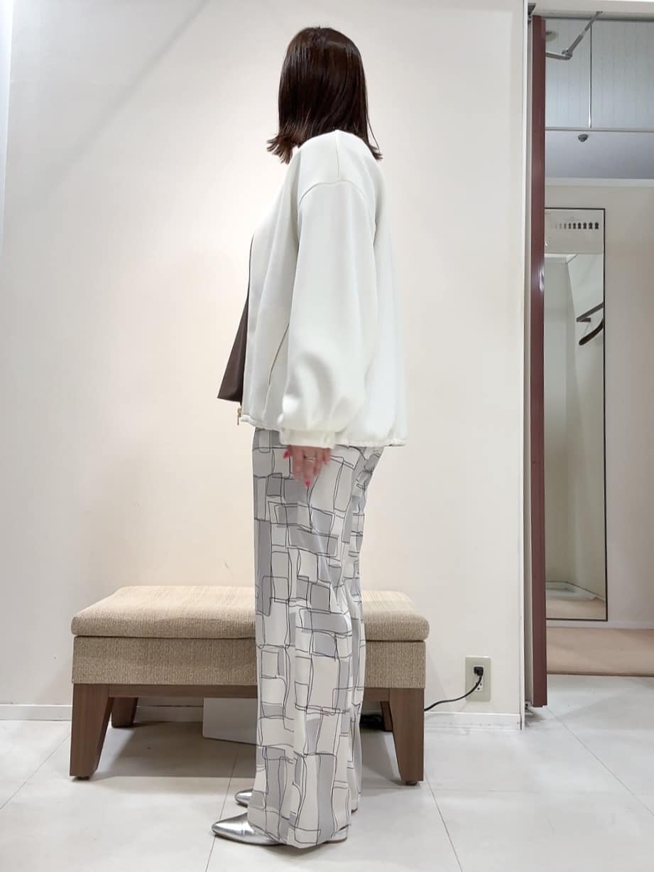 YUIさんの「UNTITLED｜【洗える/ゆったり】リッチジョーゼットブラウス」を使ったコーディネート