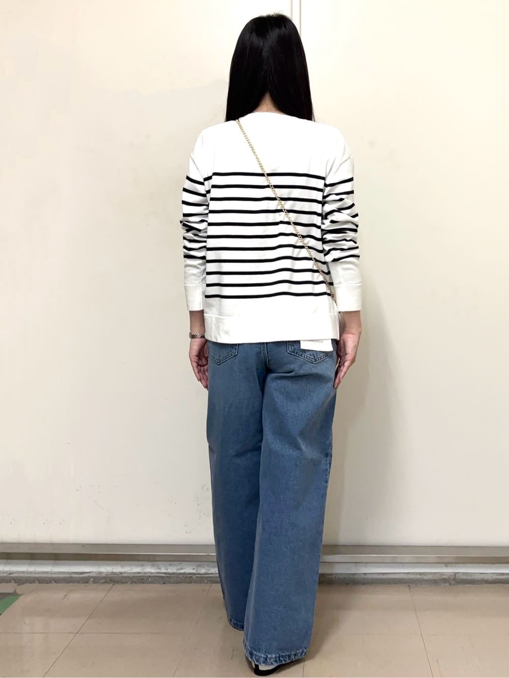 あきさんの「OPAQUE.CLIP｜金ボタン使いリラクシーニット【洗濯機OK】」を使ったコーディネート