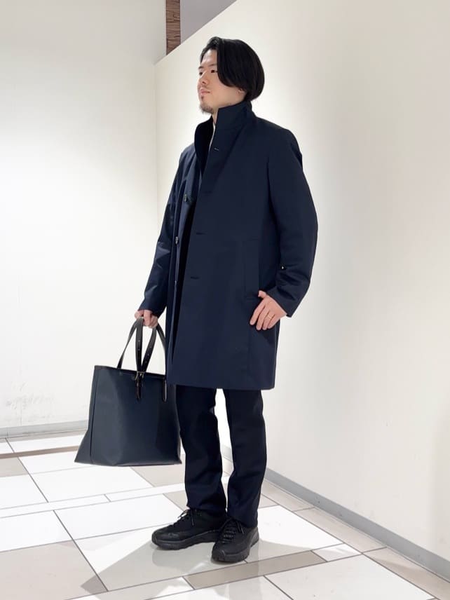 及川さんの「TAKEO KIKUCHI｜撥水ツイル スタンドカラー コート」を使ったコーディネート
