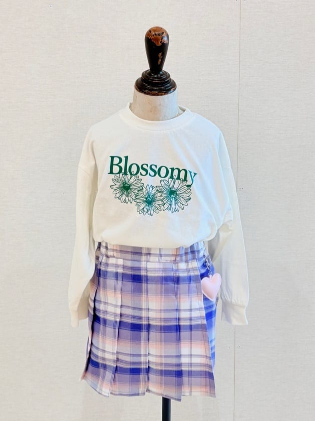 haruさんの「SHOO･LA･RUE｜【100-150cm/選べる2柄】プリントアソート裾ラウンドロンT」を使ったコーディネート