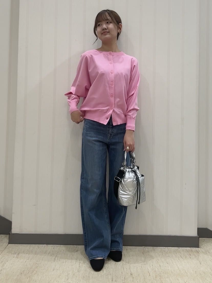 ちひさんの「INDIVI｜【褒められデニム】ワイドストレート デニムパンツ」を使ったコーディネート