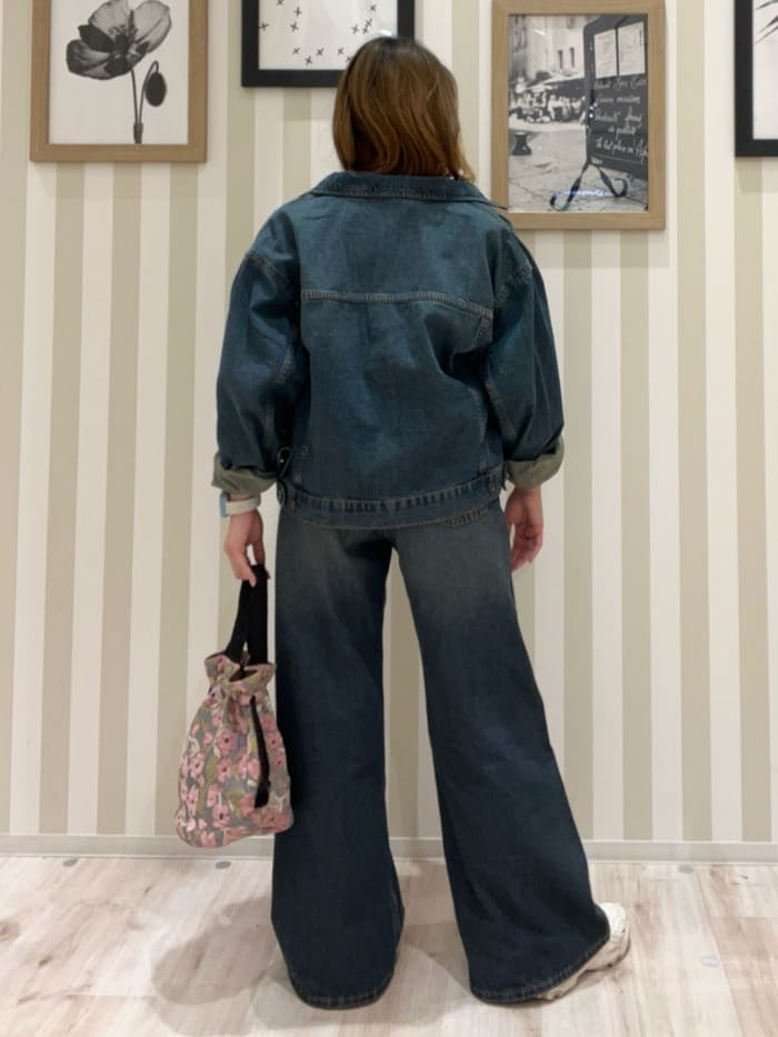 mさんの「SHOO･LA･RUE｜【SHOO・LA・RUE DENIM】羽織るだけでこなれる　オーバーサイズデニムジャケット」を使ったコーディネート