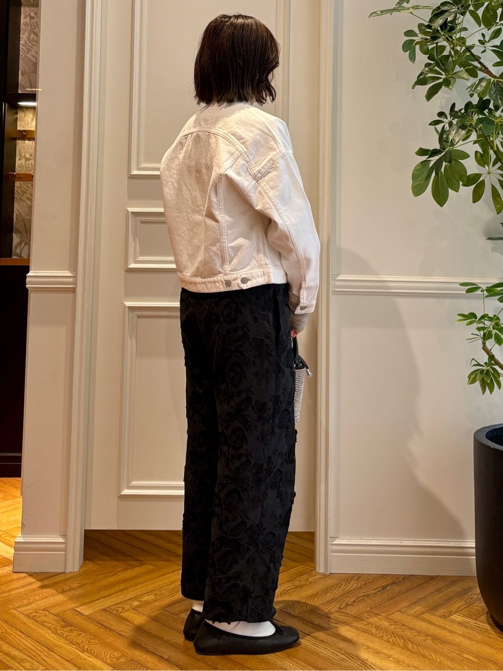nakaoさんの「DRESSTERIOR｜【ウォッシャブル】バンドカラー ホワイトＧジャン」を使ったコーディネート