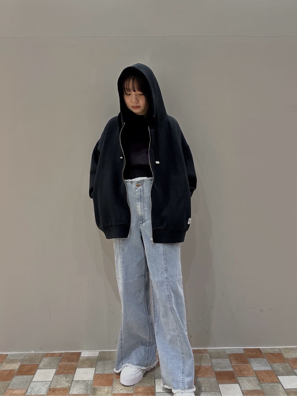 みゆさんの「INDIVI｜エアーダンボールパーカー」を使ったコーディネート