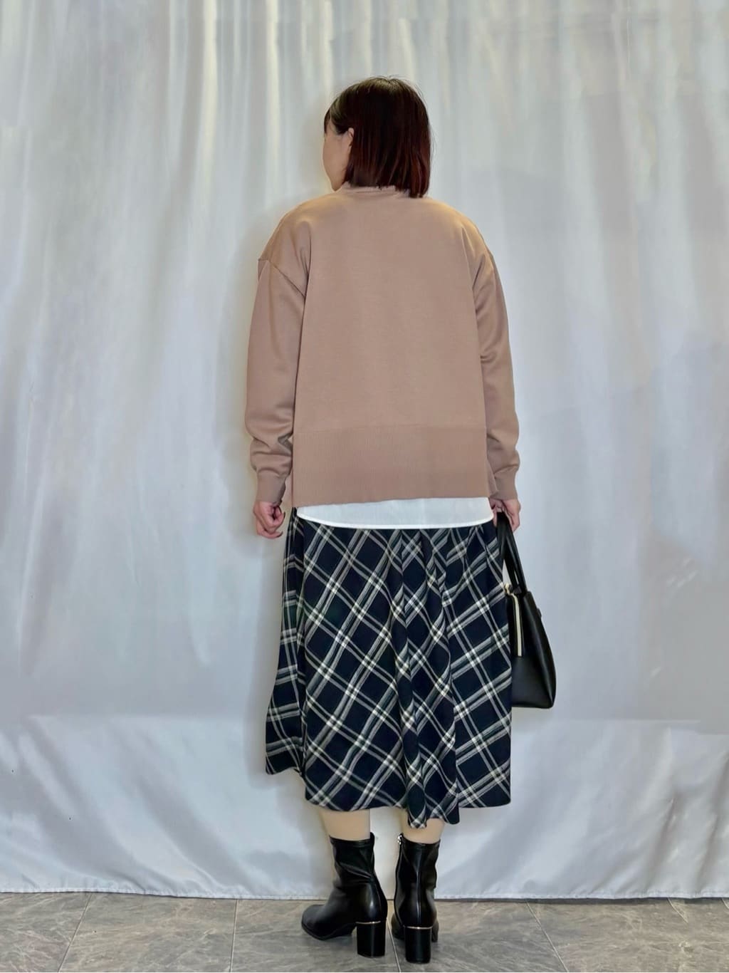 ネリさんの「SHOO･LA･RUE｜【2点セット/洗濯機可/S-LL】着回しがきく もちもちハイネックニット+裾シャツインナー」を使ったコーディネート