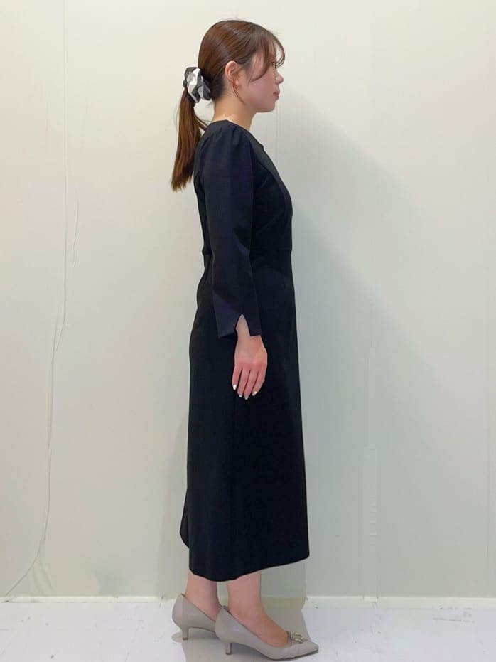 ayumiさんの「OPAQUE.CLIP｜ストレッチキーネックワンピース【洗濯機OK／イージーアイロン】」を使ったコーディネート