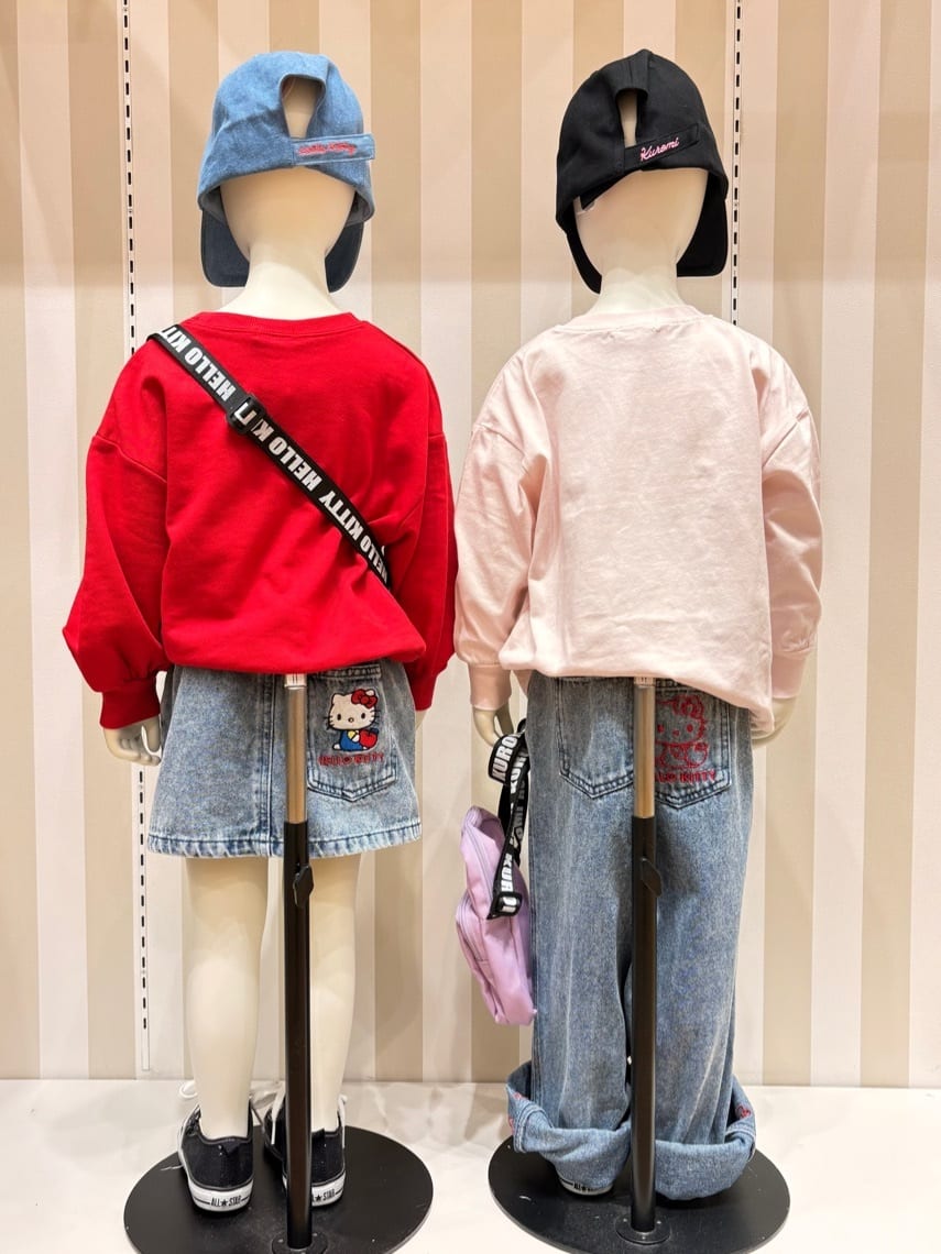 YUMIさんの「SHOO･LA･RUE｜【サンリオキャラクターズ】ハローキティ刺繍デニムスカート」を使ったコーディネート