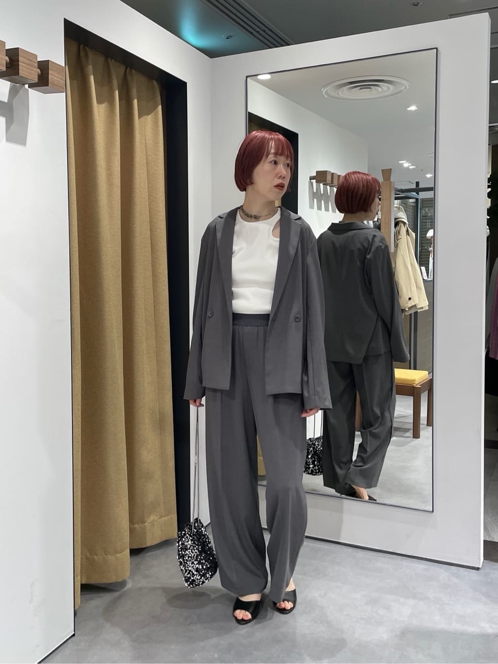 mikuさんの「INDIVI｜Comfy SET UP｜ダブルブレストイージージャケット【セットアップ対応／通勤／カセット服／接触」を使ったコーディネート