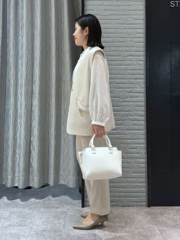 chさんの「THE SHOP TK｜【通勤にもカジュアルにも】CAVIAN ジレ/セットアップ可」を使ったコーディネート