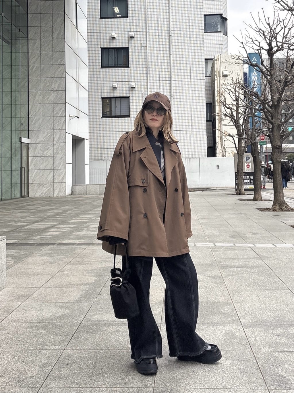 kotakiさんの「INDIVI｜【撥水】ボンディングショートトレンチ」を使ったコーディネート