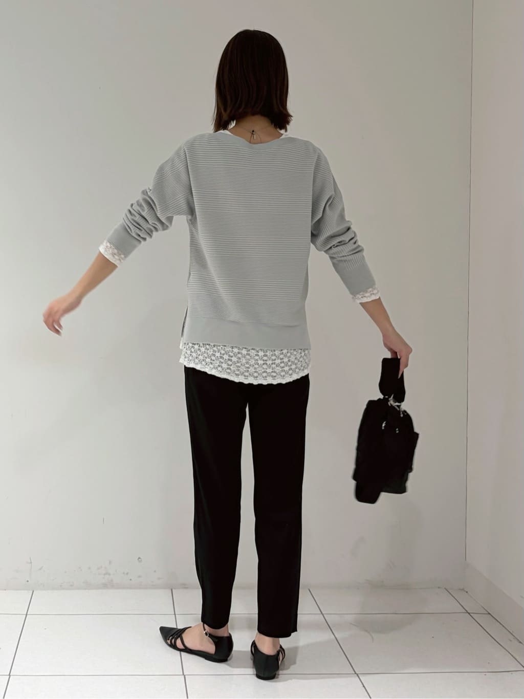 shioriさんの「INDIVI｜【洗える／キレイ色】体型カバー無縫製ニット」を使ったコーディネート