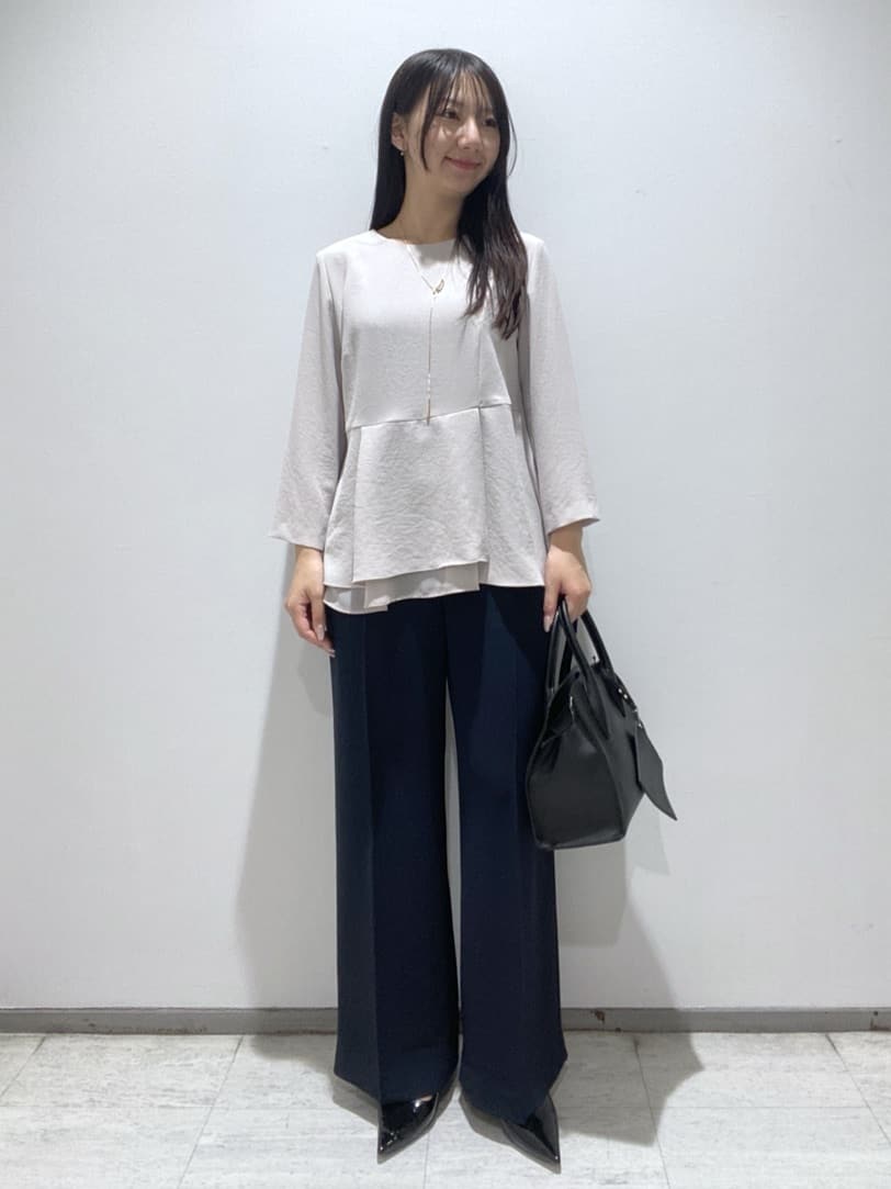 meiさんの「INDIVI｜【洗える／UVケア／SETUP可】着る日傘ペプラムブラウス」を使ったコーディネート
