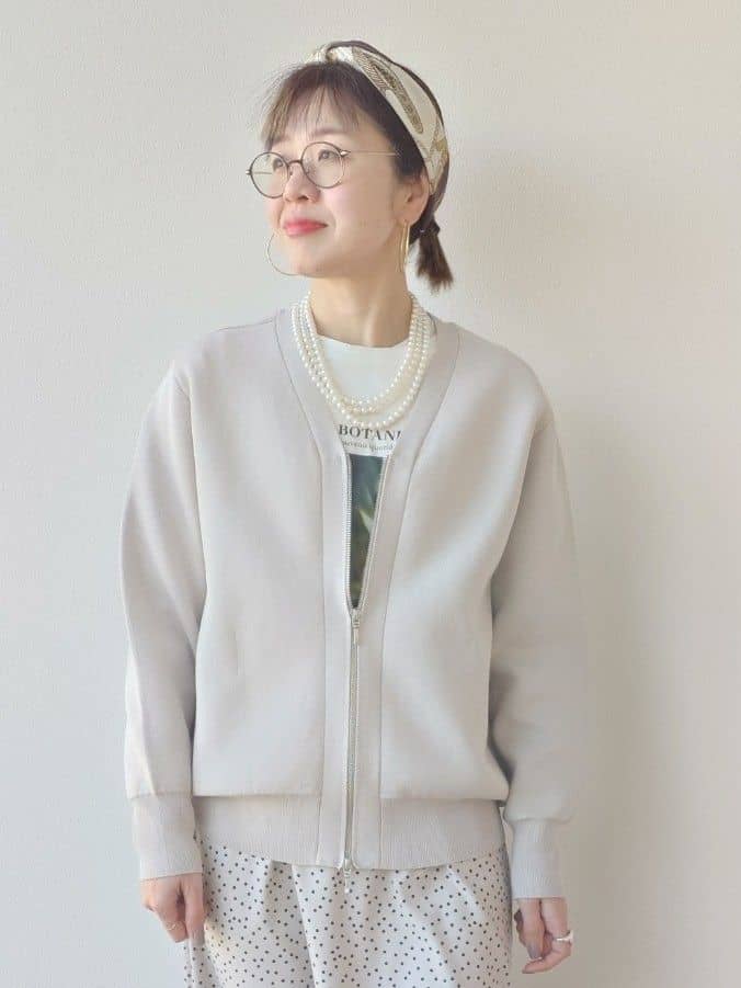 MUTSUKOさんの「UNTITLED｜◆【軽羽織り/セットアップ可】ジップアップニットカーディガン」を使ったコーディネート