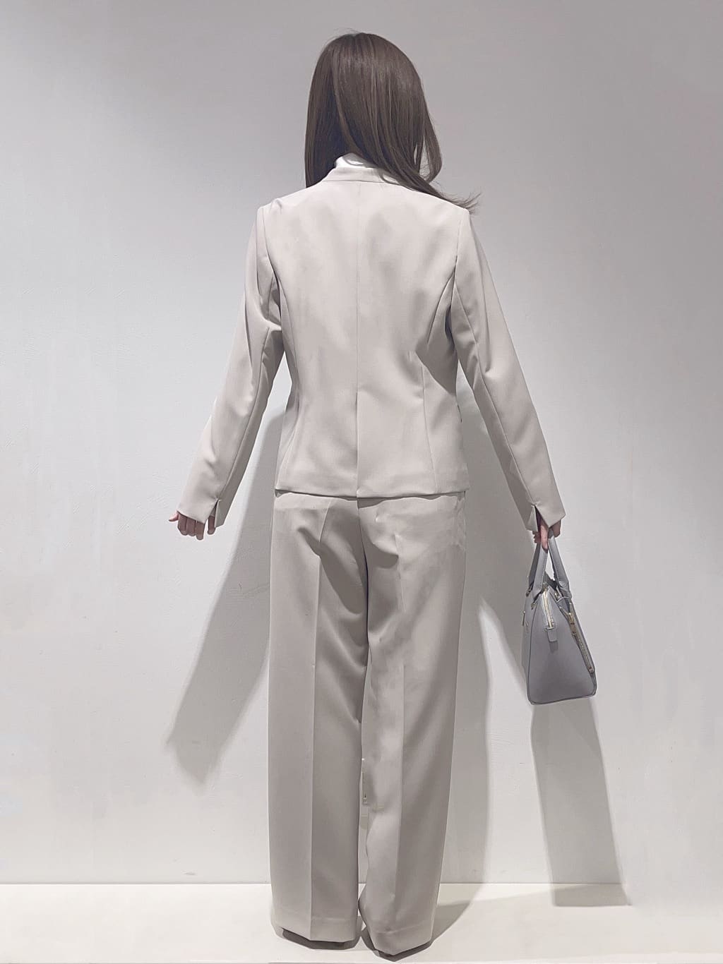 HITOMIさんの「grove｜【マシンウォッシュ／防シワ/SS-3L】ストレッチノーカラージャケット」を使ったコーディネート