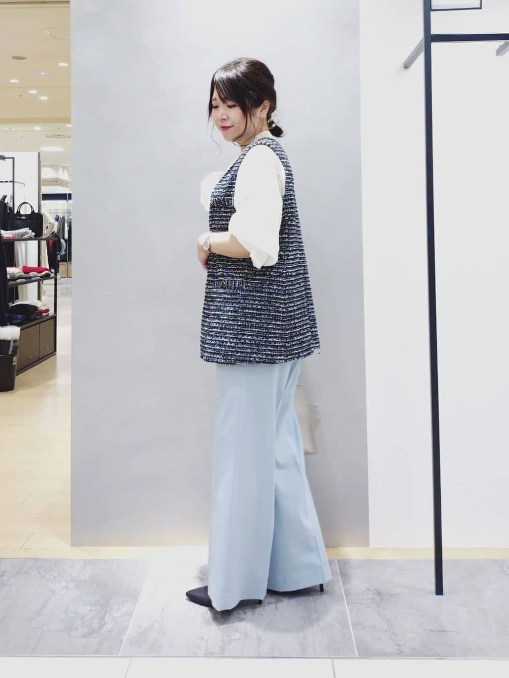TOMOMIさんの「INDIVI｜【新作褒められパンツ】快温ワイドパンツ」を使ったコーディネート