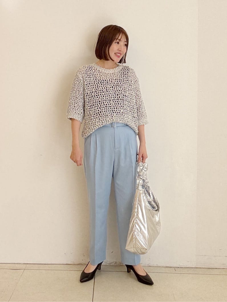 yoshiyaさんの「INDIVI｜【洗える／UVケア／SETUP可能】デニムライクテーパードパンツ」を使ったコーディネート