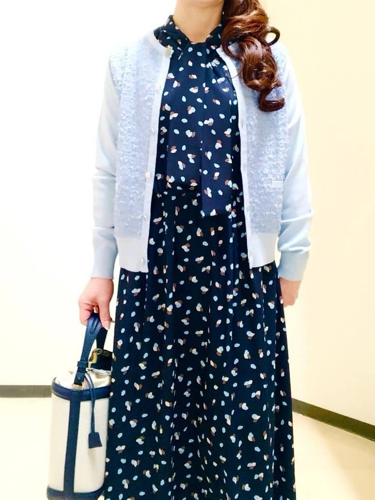 花さんの「Reflect｜【セレモニー／通勤／おでかけに◎】フラワープリントボウタイワンピース」を使ったコーディネート