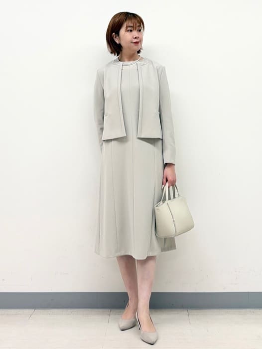 まいこさんの「INDIVI｜【花粉付着防止／撥水／UVケア】名品トレンチコート」を使ったコーディネート