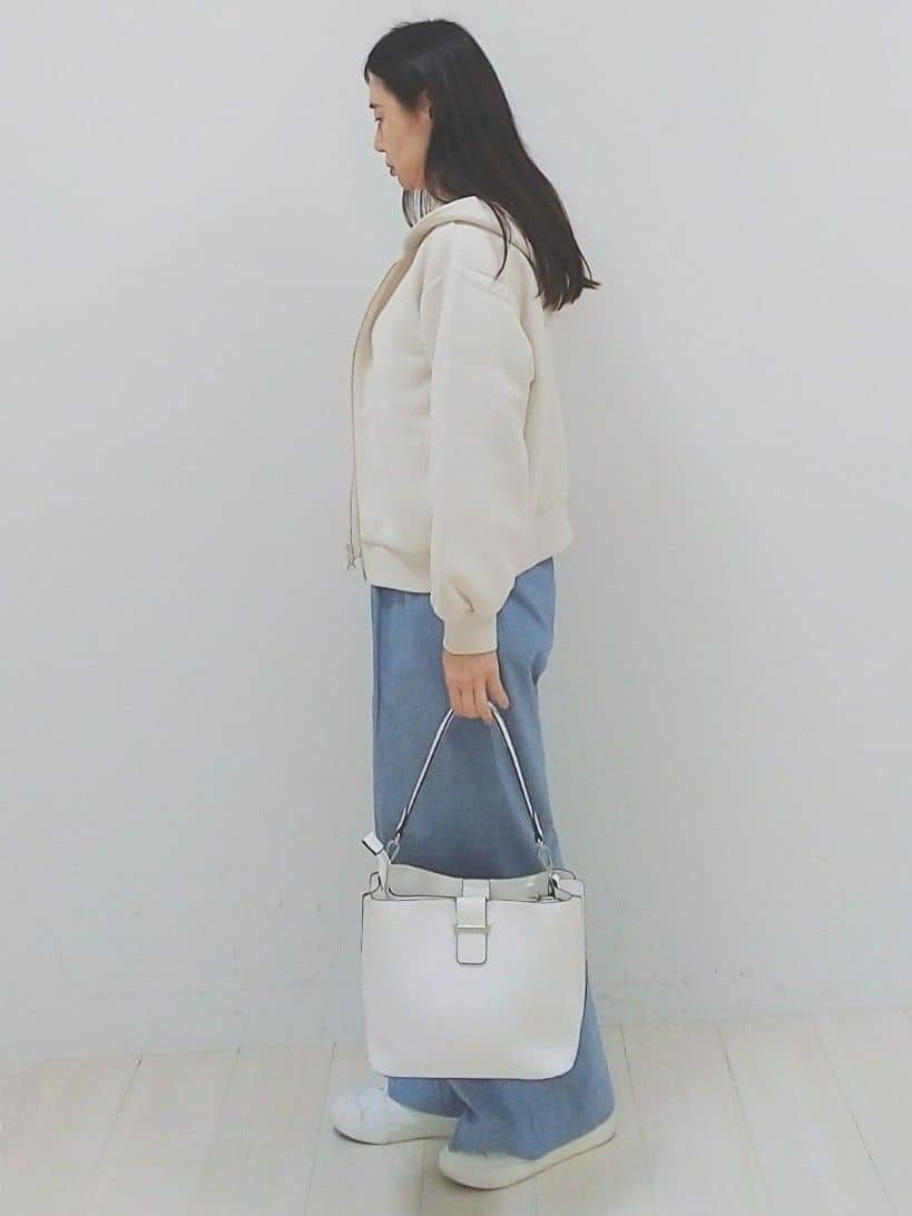SANAさんの「Reflect｜ダブルジップドロップショルダーパーカー」を使ったコーディネート