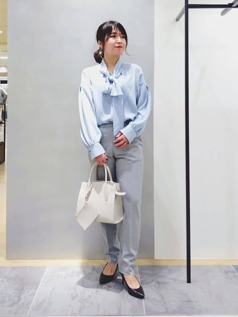 TOMOMIさんの「INDIVI｜【褒められパンツ/ウール混】スティックパンツ」を使ったコーディネート