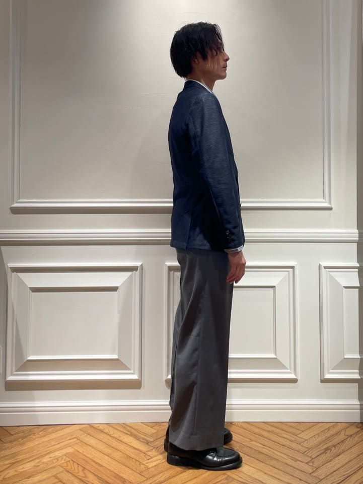 橋本さんの「DRESSTERIOR｜THOMAS MASON ストライプシャツ」を使ったコーディネート