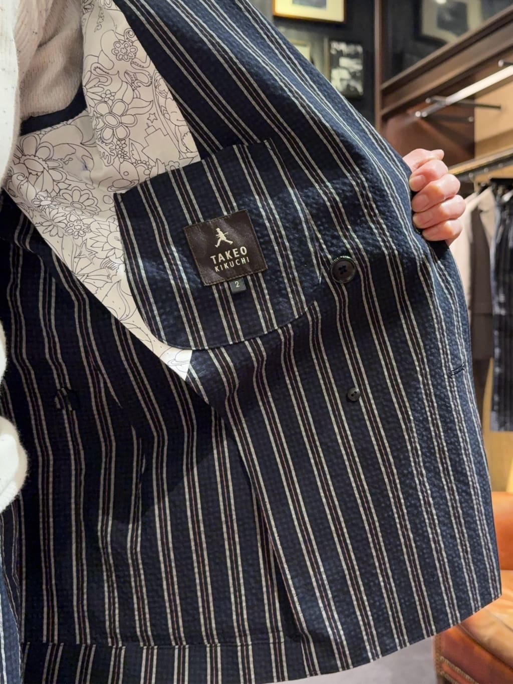 神野（jinno）さんの「TAKEO KIKUCHI｜【BOWLER HAT LABEL】サッカーストライプ ダブルジャケット」を使ったコーディネート