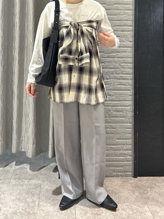 ga_riさんの「THE SHOP TK｜ロゴ箔プリントロンTee」を使ったコーディネート