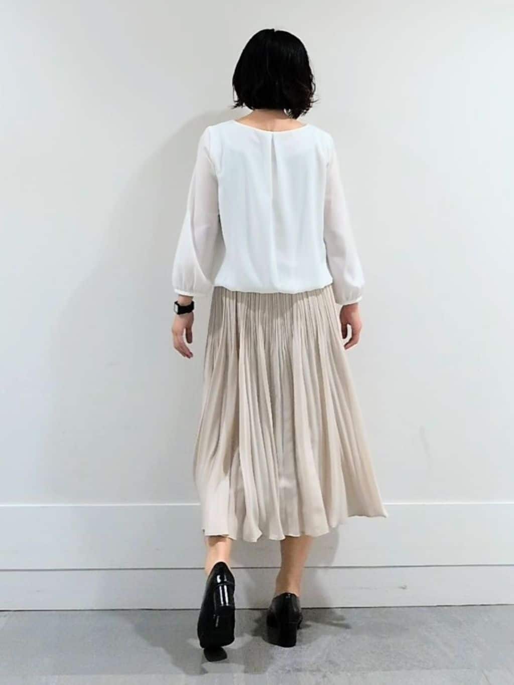 ミズタさんの「UNTITLED｜【透けにくい/ウエストイン見え】タックブラウス」を使ったコーディネート