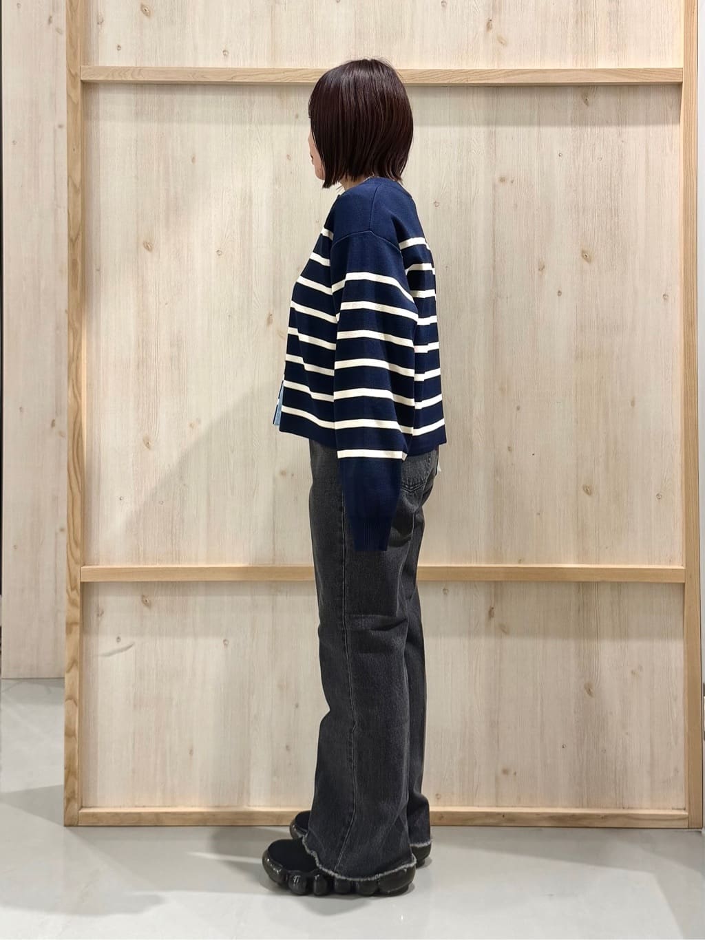 nanaさんの「THE SHOP TK｜【羽織るだけでこなれ感を演出】デニム切替カーディガン」を使ったコーディネート
