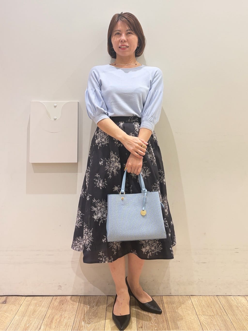YUKOさんの「index｜バルーン風スリーブバイカラーニット【洗濯機OK】」を使ったコーディネート
