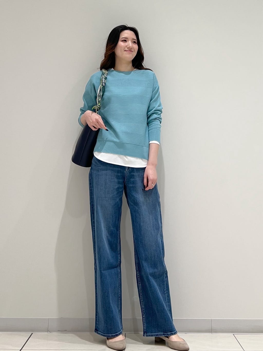 T.Kさんの「INDIVI｜【洗える／キレイ色】体型カバー無縫製ニット」を使ったコーディネート