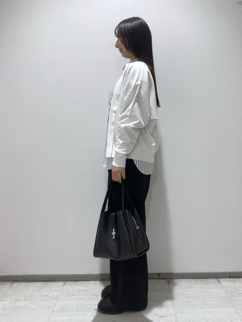 meiさんの「INDIVI｜【2WAY／洗える】ラメストライプ コットン混シャツ」を使ったコーディネート