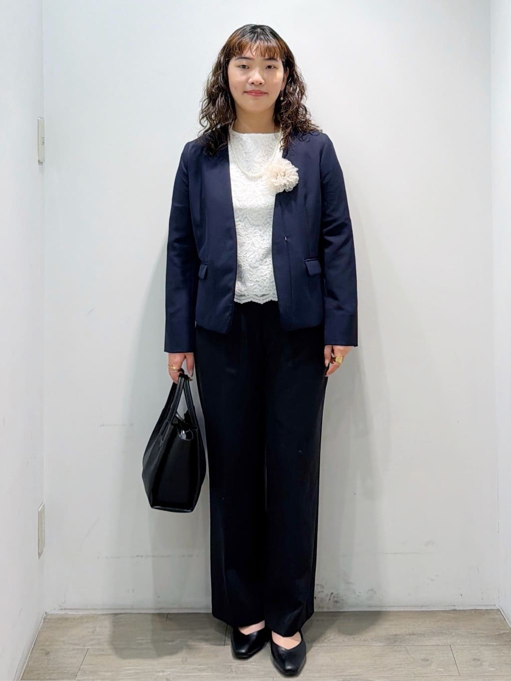 sumicaさんの「OPAQUE.CLIP｜《通勤／セットアップ対応》 パイピングVネックジャケット【洗濯機OK】」を使ったコーディネート