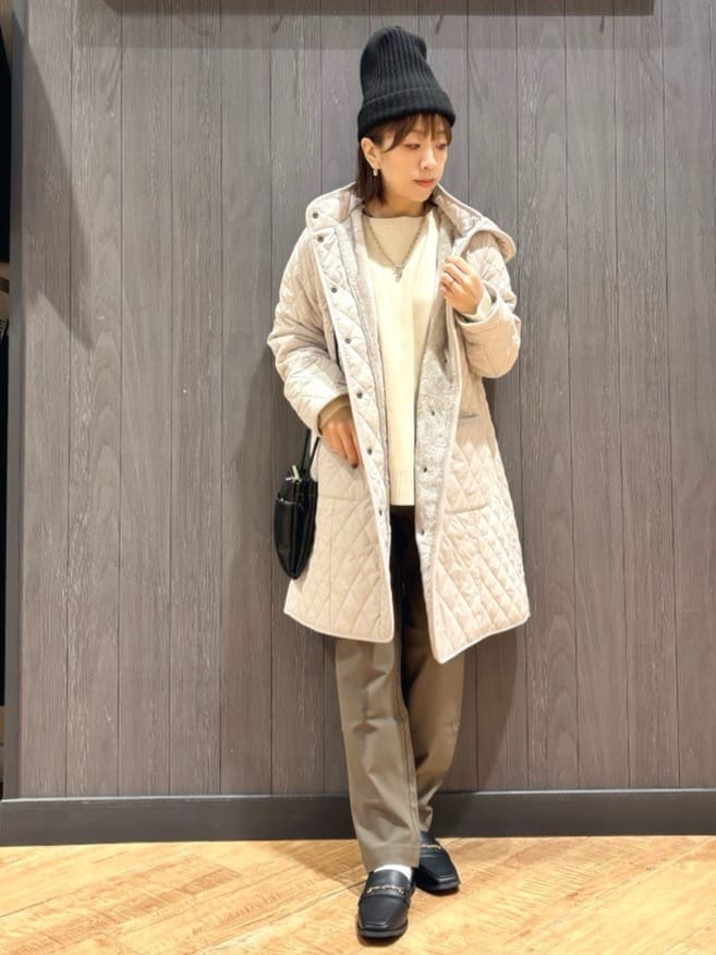 meiさんの「SHOO･LA･RUE｜【撥水/フード取り外し可】自然にくびれる あったかダイヤ柄キルトコート【CIRCRIC】」を使ったコーディネート