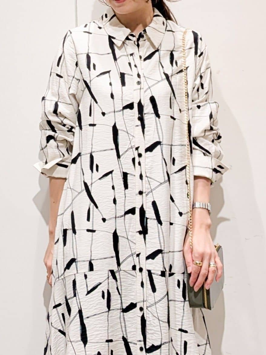 machiさんの「OPAQUE.CLIP｜ジオメトリックプリントシャツワンピース」を使ったコーディネート